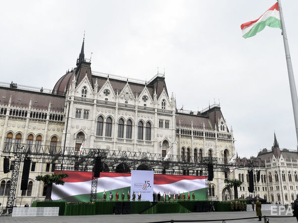 В МИД Венгрии заявили, что украинское законодательство не запрещает скрывать двойное гражданство