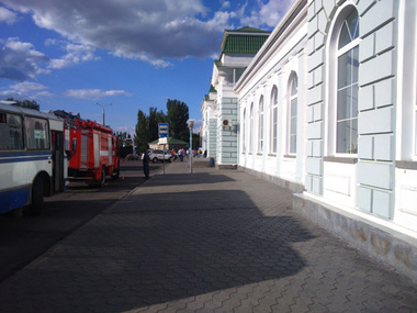 Из-за ложного сообщения о минировании в Бердянске четыре часа не работал железнодорожный вокзал