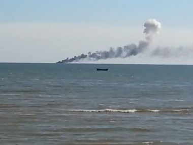 СНБО: Катера пограничников в Азовском море обстреляли из управляемых ракетных установок