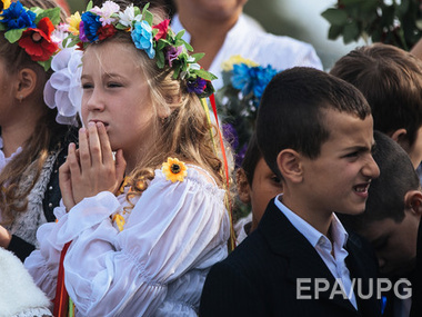 СМИ: Ученики украинской гимназии в Ялте пришли на 1 сентября в вышиванках