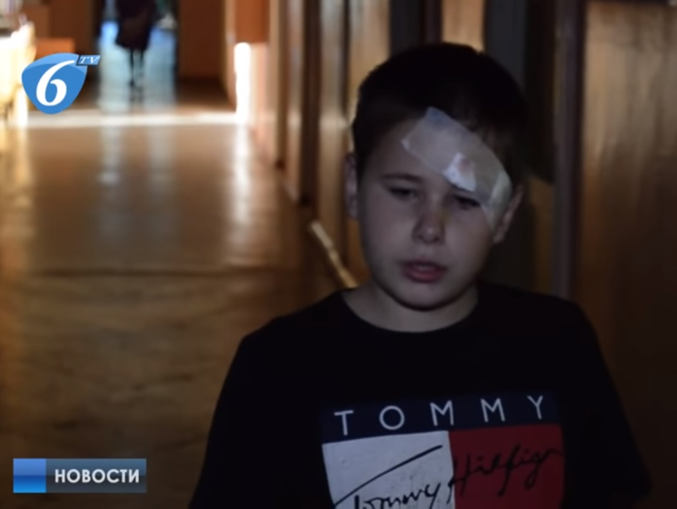 Мальчик, раненный в Горловке: Мы шли по тропинке, вытоптанной "ДНРовцами". Был взрыв на растяжке, либо две мины, либо две гранаты