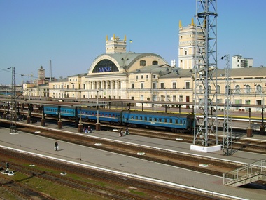 На вокзале в Харькове милиционеры задержали военных с оружием