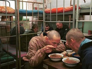 Министр юстиции Петренко: Террористы на Донбассе используют заключенных как заложников