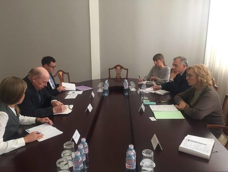 ﻿Координатору ОБСЄ не вдалося відвідати на окупованому Донбасі всіх ув'язнених із переданого Києвом списку – Денісова