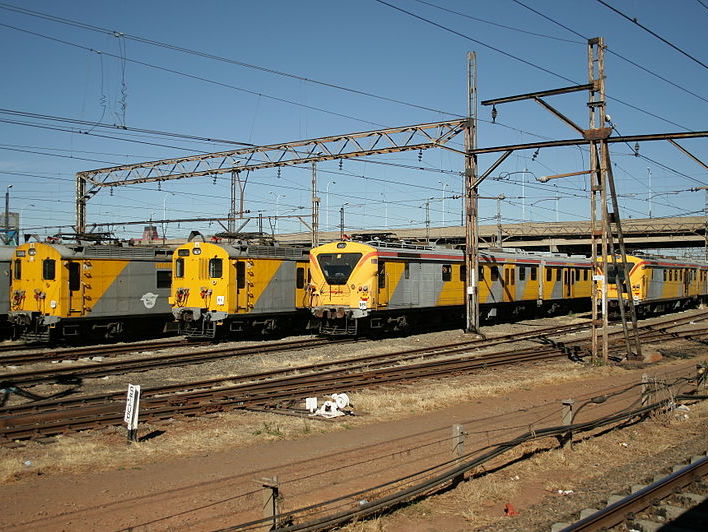 ﻿У ПАР унаслідок зіткнення двох поїздів постраждало 320 осіб