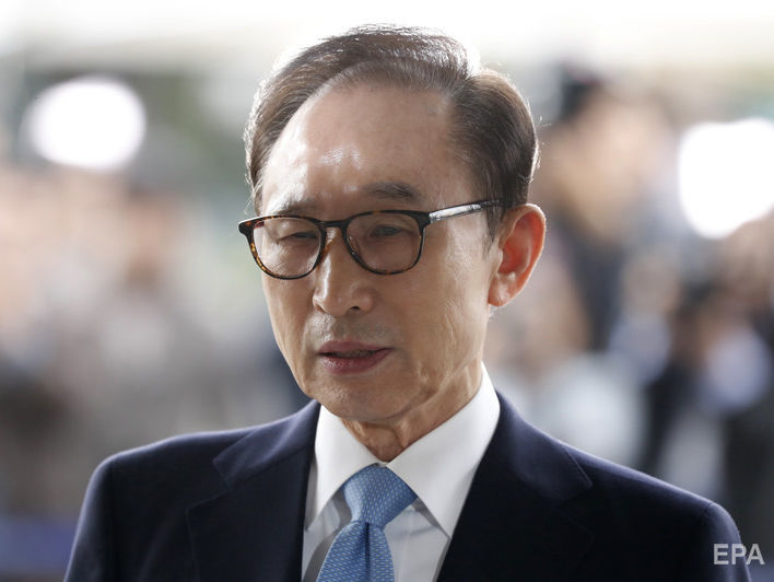 ﻿Екс-президента Південної Кореї засудили до 15 років ув'язнення за обвинуваченням у корупції