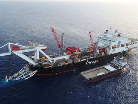 Второе судно начало укладку труб по маршруту 