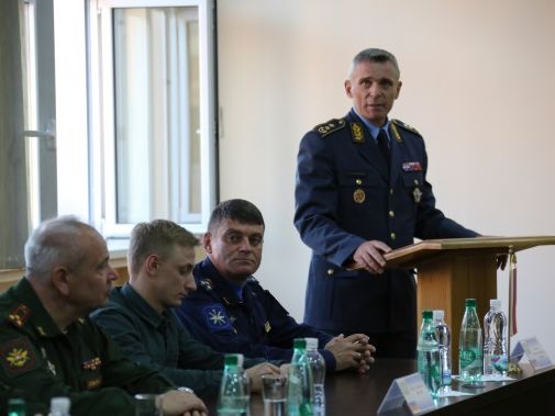 ﻿Міністр оборони Сербії заявив, що в країні готові провести масштабні військові навчання з Росією