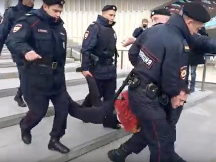 ﻿У Москві затримали учасників "Безстрокового протесту" проти підвищення пенсійного віку