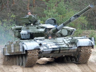 Нацгвардии передали модернизированные танки Т-64