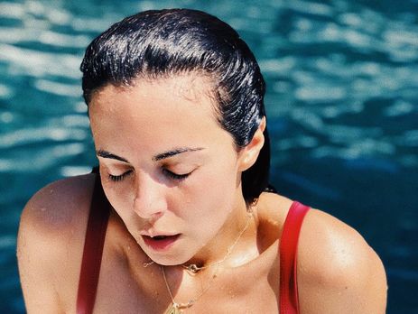 Каменских опубликовала новое фото в раздельном купальнике