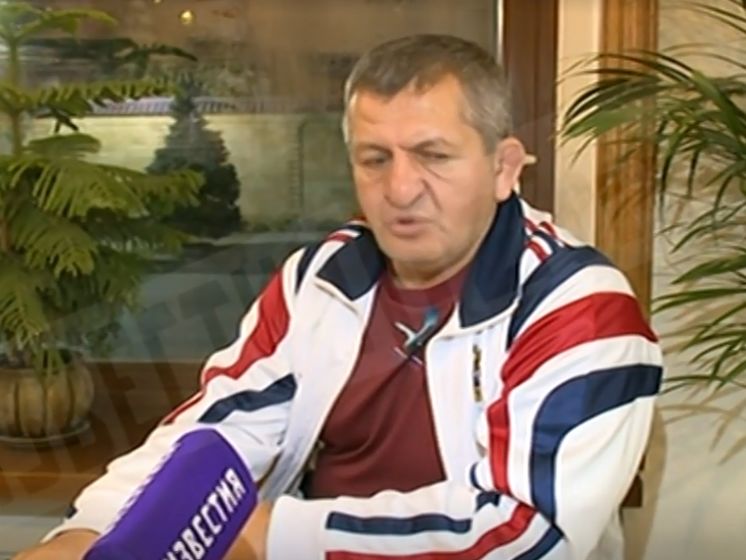 ﻿Батько і тренер Нурмагомедова пообіцяв покарати сина за бійку після поєдинку