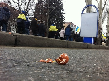 Участников донецкого Евромайдана неизвестные забросали яйцами