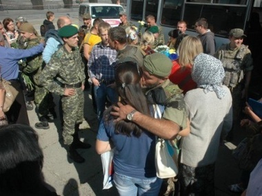 В Сумах встретили пограничников, которые вернулись из зоны АТО. Фоторепортаж