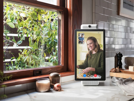 Facebook представил умные экраны Portal