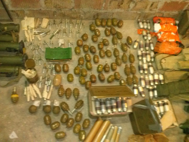 МВД: У жителя Днепропетровска изъят большой арсенал оружия