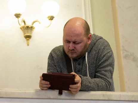 ﻿Наші депутати – делегати в Європі почуваються українцями, єдиною командою. Сумно, що в Україні вони і далі братимуть участь у кланових війнах