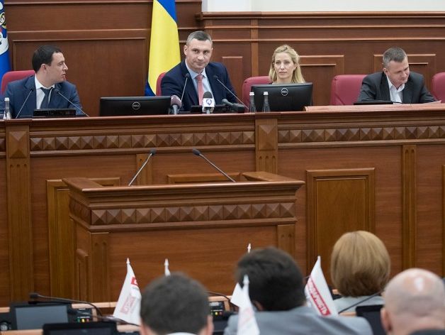 Киевсовет одобрил в первом чтении разрыв инвестдоговора с застройщиком Почтовой площади