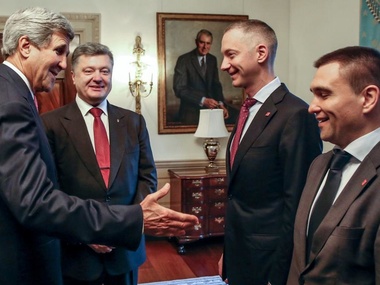 Порошенко и Керри обсудили углубление сотрудничества в сфере обороны