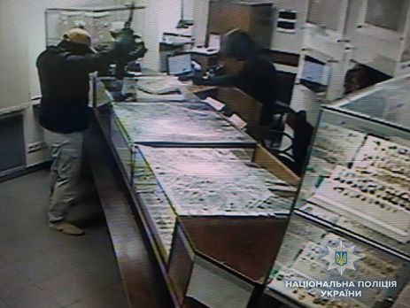 Россиянина, задержанного по подозрению в ограблении ювелирного магазина в Киеве, арестовали без права залога