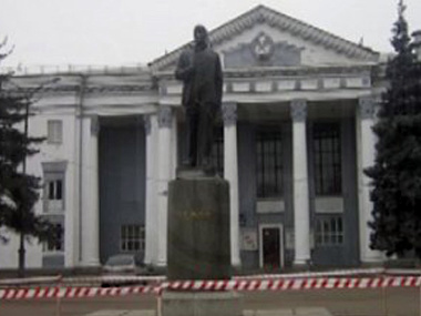 В Черкасской области свалили памятник Ленину