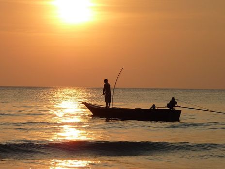 ФСБ РФ задержала в Азовском море двух рыбаков с оккупированного Донбасса – штаб операции Объединенных сил