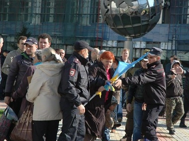 В Новосибирске полиция и провокаторы сорвали Марш мира