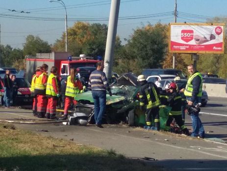 В результате ДТП в Киеве два человека погибли, еще пятеро травмированы
