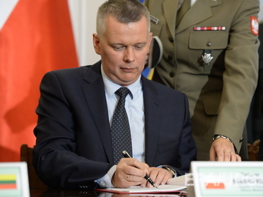 Глава Минобороны Польши: Мы заинтересованы в поставках военной продукции в Украину