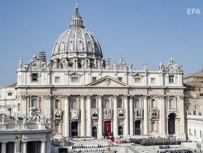 Папа римский Франциск причислил к лику святых семь человек