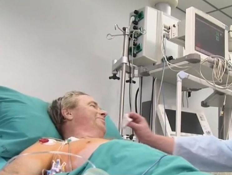 ﻿Українські хірурги провели третю операцію із вживлення людині механічного серця