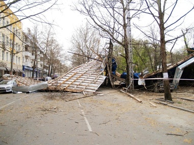 Ураган в Крыму оставил без света более 200 населенных пунктов