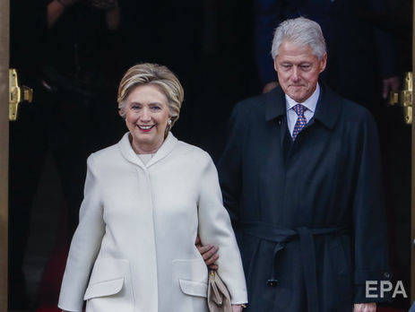 Хиллари Клинтон заявила, что ее муж Билл правильно поступил, отказавшись уйти в отставку из-за скандала с Левински