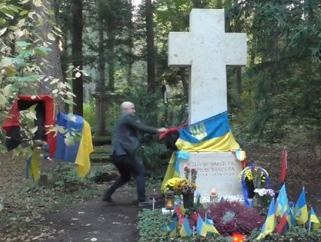 ﻿У Мюнхені проросійський пропагандист Філліпс поглумився над могилою Бандери