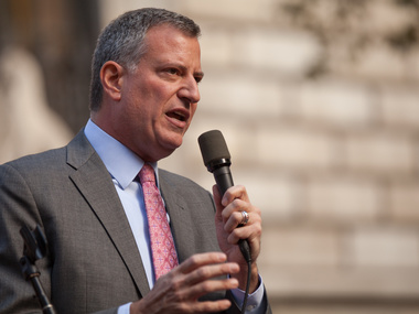 Мэром Нью-Йорка стал демократ &ndash; впервые за 20 лет