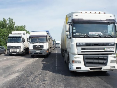 Госфискальная служба: Для въезда в Крым перевозчики должны зарегистрироваться как субъекты внешнеэкономической деятельности
