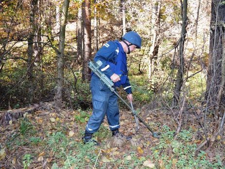 Пиротехники изъяли 3,6 тыс. взрывоопасных предметов на арсенале под Ичней