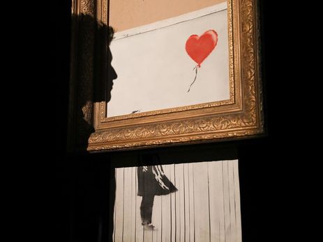 Бэнкси планировал полностью уничтожить “Девочку с воздушным шаром” после продажи на аукционе