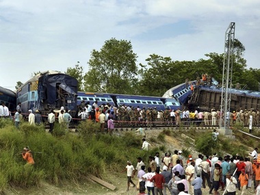 В Индии при столкновении двух поездов погибли 12 человек