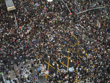 Протестующие в Гонконге призвали лидера администрации подать в отставку 
