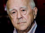 Коротич: В США всегда начинали с выборов судей и шерифов, а президента избирали в самом конце. Потому что сначала закон, перед которым все равны