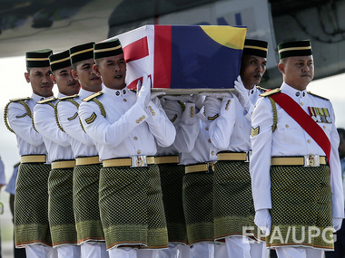В Малайзию доставлены тела еще пяти жертв трагедии MH17