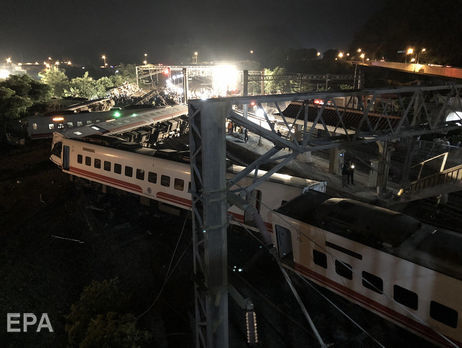 Унаслідок аварії поїзда на Тайвані загинуло щонайменше 18 осіб