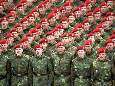 СМИ: Германия планирует привлечь солдат бундесвера для контроля перемирия в Украине