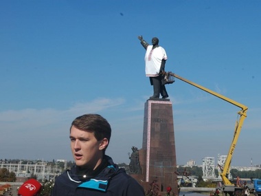В Запорожье попытались спасти памятник Ленину