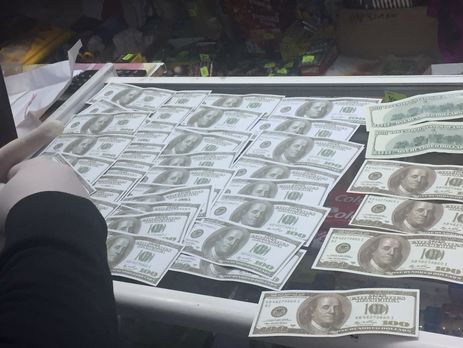 В Черкасской области на взятке разоблачили руководителя филиала 