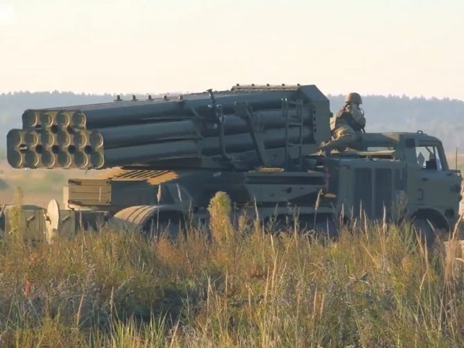 ﻿Збройні сили України отримали нову партію відремонтованих РСЗВ "Ураган" – Порошенко
