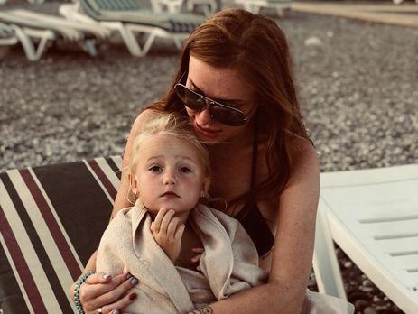 Двухлетняя дочь Славы из 