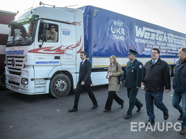 СНБО: 112 грузовиков гуманитарной помощи из Германии уже едут на Донбасс