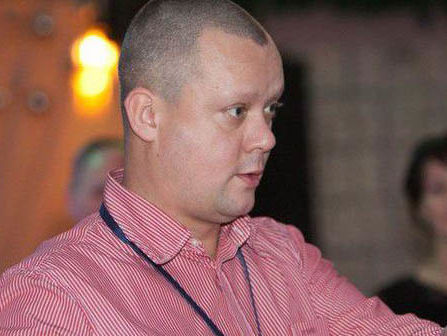 ﻿Журналіст Сазонов заявив, що влада втрачає рейтинги через дорожні тендери, заблоковані з вини компанії 